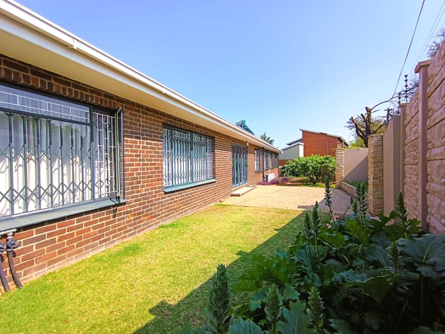 5 Bedroom Property for Sale in Langenhovenpark Free State